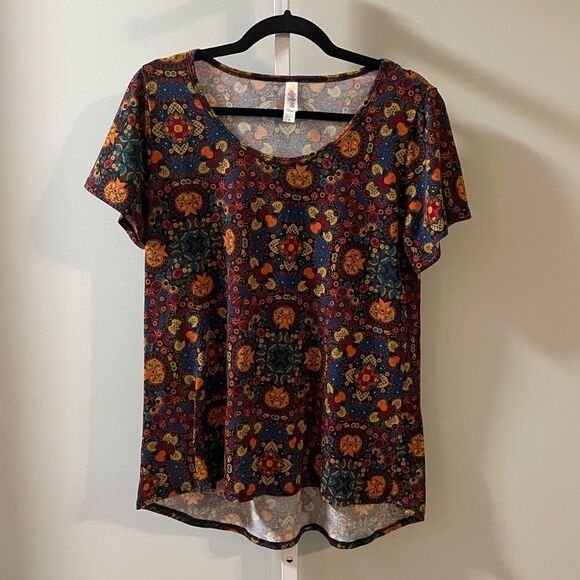 LuLaRoe Patterned Tunic - Picture 1 of 3